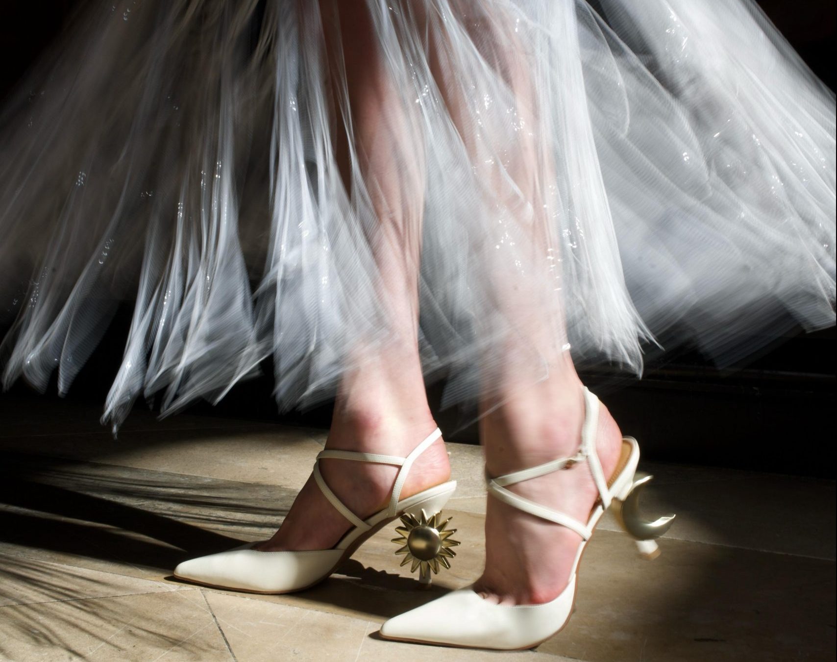 Editorial Harian Wanita – Dari Lokal ke Global, Debut 1001 Sepatu Di London Fashion Week Bersama Tran Hung