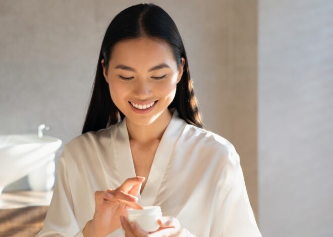 Editorial Harian Wanita – Bantu Cerahkan Kulitmu, 4 Skincare Selain Mencerahkan Ini Patut Dicoba!