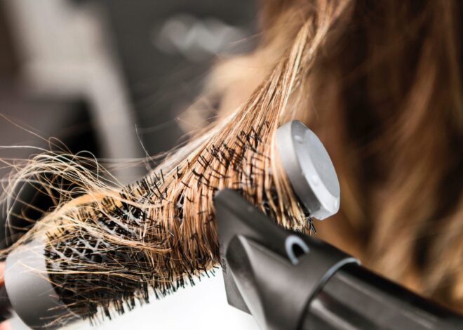 Editorial Harian Wanita – Apakah Anda suka Blow-Dry atau Styling? Berikut tips agar rambut tetap “tetap bugar” hingga acara selesai!